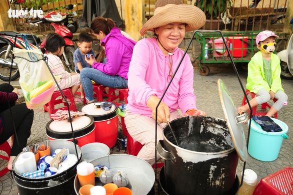 Gánh xí mà từ mưu sinh thành di sản - Ảnh 3. Gánh xí mà từ mưu sinh thành di sản - Ảnh 3.
