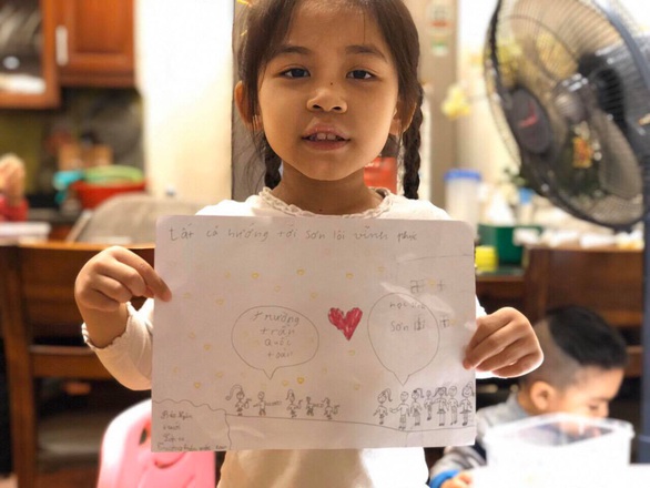 Học sinh lớp 1 Hà Nội viết thư cho các bạn ở Vĩnh Phúc: Cùng cố gắng các bạn nhé! - Ảnh 2. Học sinh lớp 1 Hà Nội viết thư cho các bạn ở Vĩnh Phúc: Cùng cố gắng các bạn nhé! - Ảnh 2.