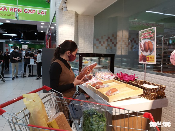 Bánh mì thanh long của BigC học công thức của thợ bánh Sài Gòn? - Ảnh 4. Bánh mì thanh long của BigC học công thức của thợ bánh Sài Gòn? - Ảnh 4.