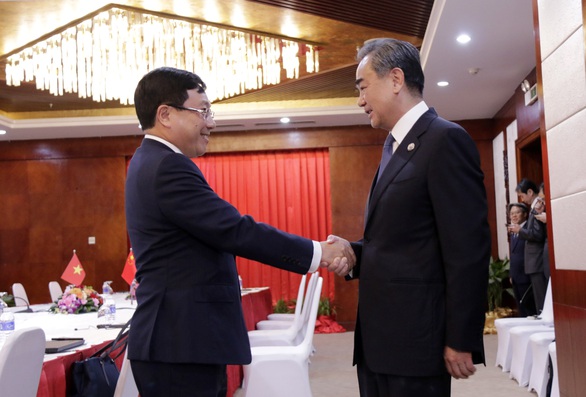 Ông Vương Nghị đề nghị sớm khôi phục cho công dân Trung Quốc sang Việt Nam - Ảnh 1. Ông Vương Nghị đề nghị sớm khôi phục cho công dân Trung Quốc sang Việt Nam - Ảnh 1.