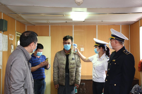 Hà Tĩnh không cấp thị thực thuyền viên Trung Quốc nhập cảng - Ảnh 1. Hà Tĩnh không cấp thị thực thuyền viên Trung Quốc nhập cảng - Ảnh 1.