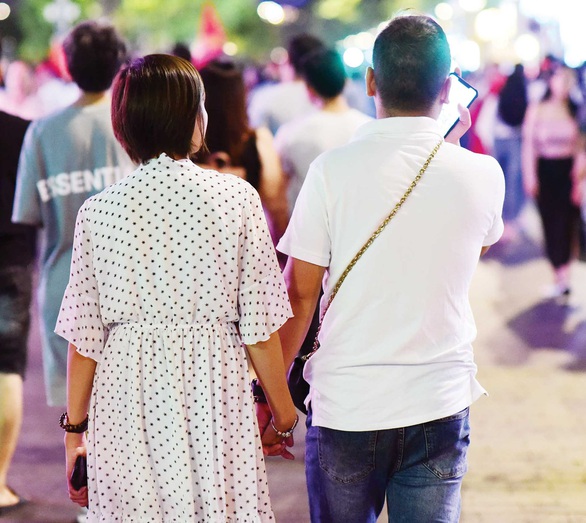 Vợ chồng làm mới để an vui - Ảnh 1. Vợ chồng làm mới để an vui - Ảnh 1.