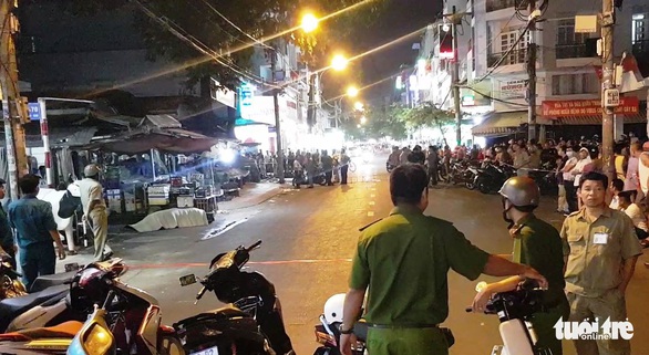 Chỉ vì hộp cơm ăn sang thay bánh mì, vợ đâm chết chồng giữa chợ - Ảnh 1. Chỉ vì hộp cơm ăn sang thay bánh mì, vợ đâm chết chồng giữa chợ - Ảnh 1.