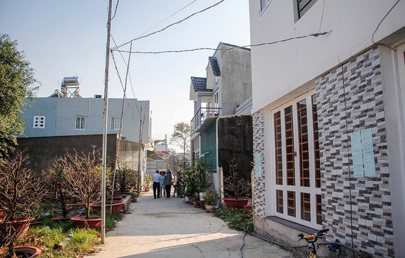 Vụ nhà trái phép ở Phường Hiệp Bình Chánh: Chốt chặn 2 năm nhưng 38 căn nhà vẫn mọc lên - Ảnh 1. Vụ nhà trái phép ở Phường Hiệp Bình Chánh: Chốt chặn 2 năm nhưng 38 căn nhà vẫn mọc lên - Ảnh 1.