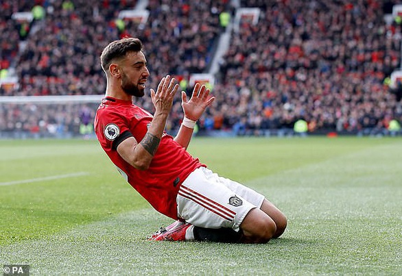 Tân binh 80 triệu euro và VAR giúp Man Utd hạ gục Watford - Ảnh 1. Tân binh 80 triệu euro và VAR giúp Man Utd hạ gục Watford - Ảnh 1.