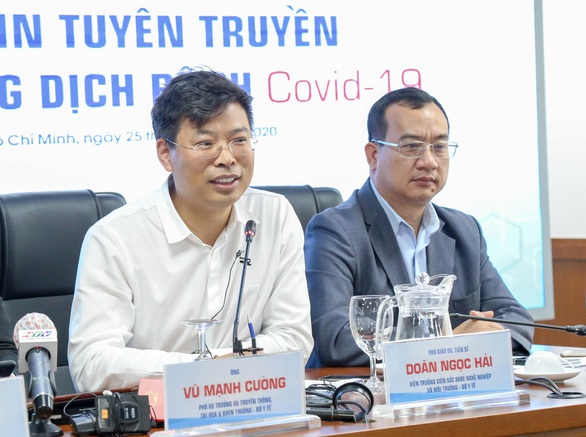 Hướng dẫn phòng, chống COVID-19 toàn tiếng Việt, người Hàn Quốc lúng túng - Ảnh 4. Hướng dẫn phòng, chống COVID-19 toàn tiếng Việt, người Hàn Quốc lúng túng - Ảnh 4.