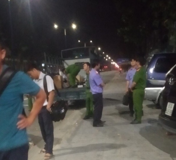 Khám xét giữa khuya trụ sở công ty bất động sản bị tố bán dự án ma - Ảnh 1. Khám xét giữa khuya trụ sở công ty bất động sản bị tố bán dự án ma - Ảnh 1.