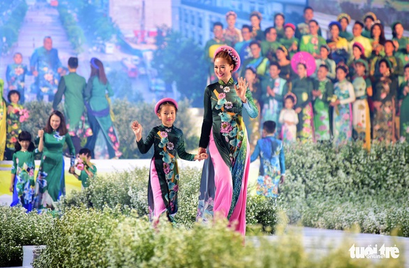 Hoãn tổ chức Lễ hội áo dài TP.HCM lần thứ 7 năm 2020 vì COVID-19 - Ảnh 1. Hoãn tổ chức Lễ hội áo dài TP.HCM lần thứ 7 năm 2020 vì COVID-19 - Ảnh 1.