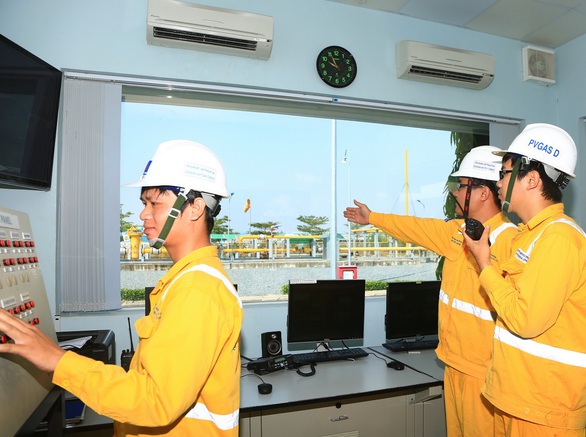 PV GAS phát động phong trào thi đua xanh - sạch - đẹp - Ảnh 3. PV GAS phát động phong trào thi đua xanh - sạch - đẹp - Ảnh 3.