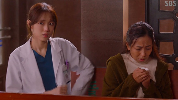 Dr Romantic 2: Cuộc chiến bảo vệ y đức - Ảnh 4. Dr Romantic 2: Cuộc chiến bảo vệ y đức - Ảnh 4.