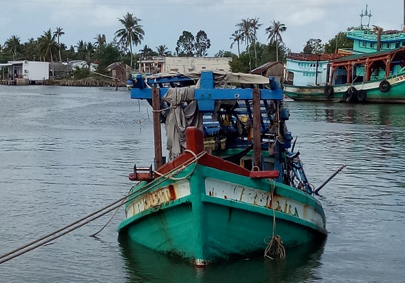 Ba ngư dân thiệt mạng trong hầm tàu câu mực - Ảnh 1. Ba ngư dân thiệt mạng trong hầm tàu câu mực - Ảnh 1.