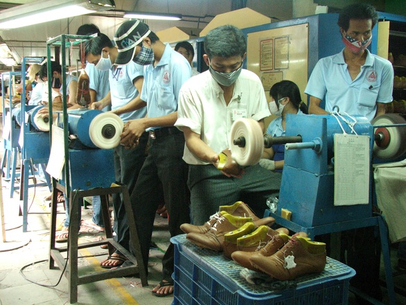Lo đình trệ sản xuất vì đứt nguồn nguyên liệu từ Trung Quốc - Ảnh 2. Lo đình trệ sản xuất vì đứt nguồn nguyên liệu từ Trung Quốc - Ảnh 2.