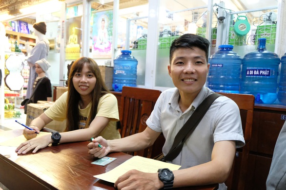 Những hẹn hò đặc biệt của người trẻ - Ảnh 1. Những hẹn hò đặc biệt của người trẻ - Ảnh 1.