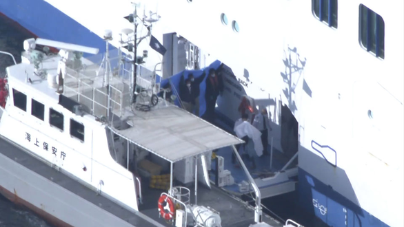 Thêm 10 người dương tính virus corona trên du thuyền bị cách ly tại Nhật Bản - Ảnh 2.