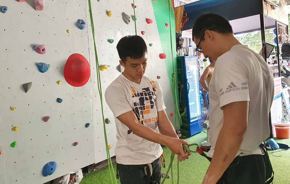 Đi tìm bụng 6 múi - Kỳ 3: Mê mẩn với leo núi - Ảnh 1. Đi tìm bụng 6 múi - Kỳ 3: Mê mẩn với leo núi - Ảnh 1.
