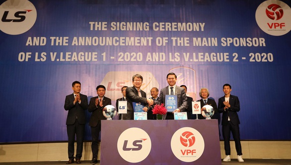 V-League 2020 đón nhà tài trợ mới dù chưa biết khi nào có thể khởi tranh - Ảnh 1. V-League 2020 đón nhà tài trợ mới dù chưa biết khi nào có thể khởi tranh - Ảnh 1.