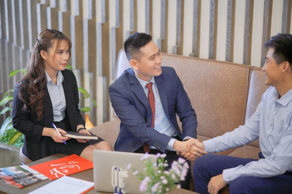 Prudential Việt Nam hỗ trợ khách hàng trước virus corona - Ảnh 1. Prudential Việt Nam hỗ trợ khách hàng trước virus corona - Ảnh 1.