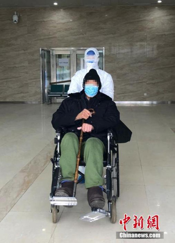 Cụ ông 91 tuổi nhiễm virus corona xuất viện, chỉ bí quyết khỏi bệnh - Ảnh 2. Cụ ông 91 tuổi nhiễm virus corona xuất viện, chỉ bí quyết khỏi bệnh - Ảnh 2.