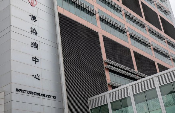 Bé trai 7 tuổi Hong Kong nhiễm cúm gia cầm sau khi trở về từ Trung Quốc đại lục - Ảnh 1. Bé trai 7 tuổi Hong Kong nhiễm cúm gia cầm sau khi trở về từ Trung Quốc đại lục - Ảnh 1.