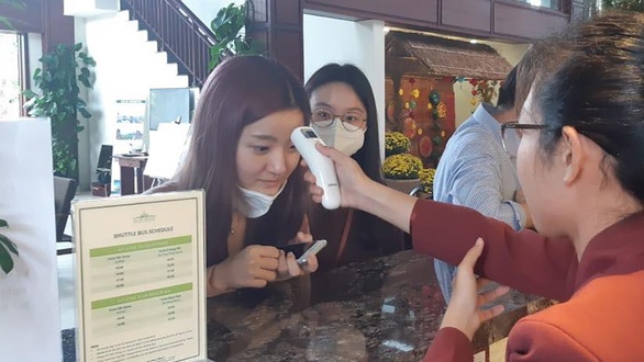 Du lịch xoay xở trong mùa virus corona - Ảnh 2. Du lịch xoay xở trong mùa virus corona - Ảnh 2.