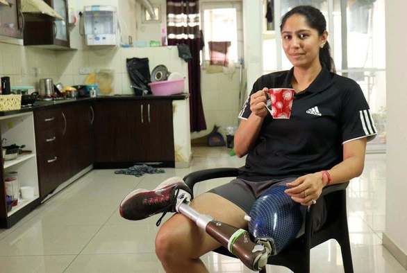 Sau khi bị xe tải cán gãy chân, một nhà vô địch thế giới xuất hiện - Ảnh 1. Sau khi bị xe tải cán gãy chân, một nhà vô địch thế giới xuất hiện - Ảnh 1.