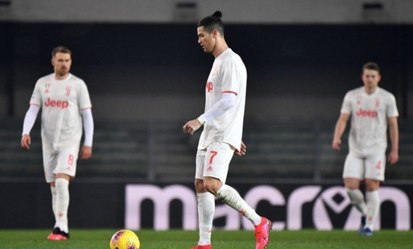 Ronaldo lập công, Juventus vẫn thua ngược Verona - Ảnh 3. Ronaldo lập công, Juventus vẫn thua ngược Verona - Ảnh 3.