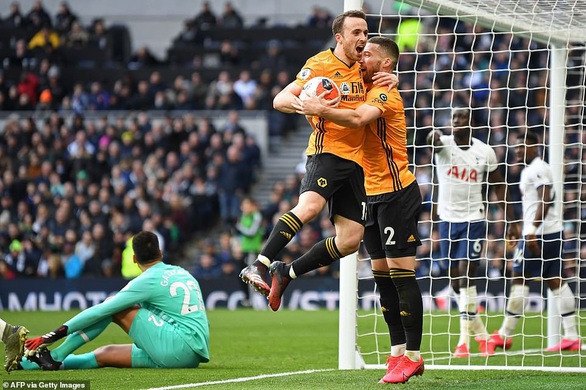 VAR giải cứu Man Utd khỏi thất bại trước Everton - Ảnh 4. VAR giải cứu Man Utd khỏi thất bại trước Everton - Ảnh 4.