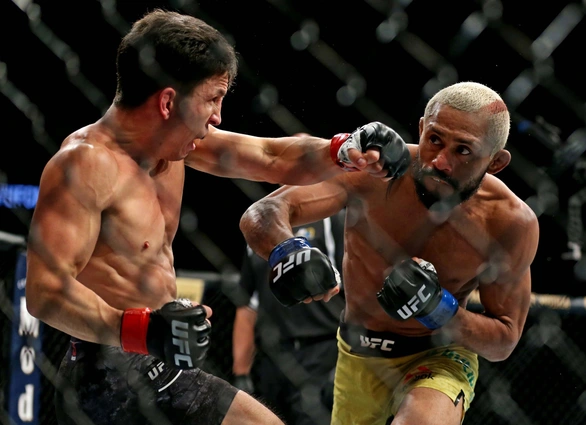 Hạ knock-out đối thủ, võ sĩ vẫn không được nhận đai vì... lố ký - Ảnh 2. Hạ knock-out đối thủ, võ sĩ vẫn không được nhận đai vì... lố ký - Ảnh 2.