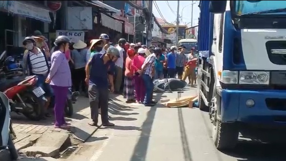Liên tiếp xảy ra tai nạn chết người ở quốc lộ 50, huyện Bình Chánh, TP.HCM - Ảnh 1. Liên tiếp xảy ra tai nạn chết người ở quốc lộ 50, huyện Bình Chánh, TP.HCM - Ảnh 1.