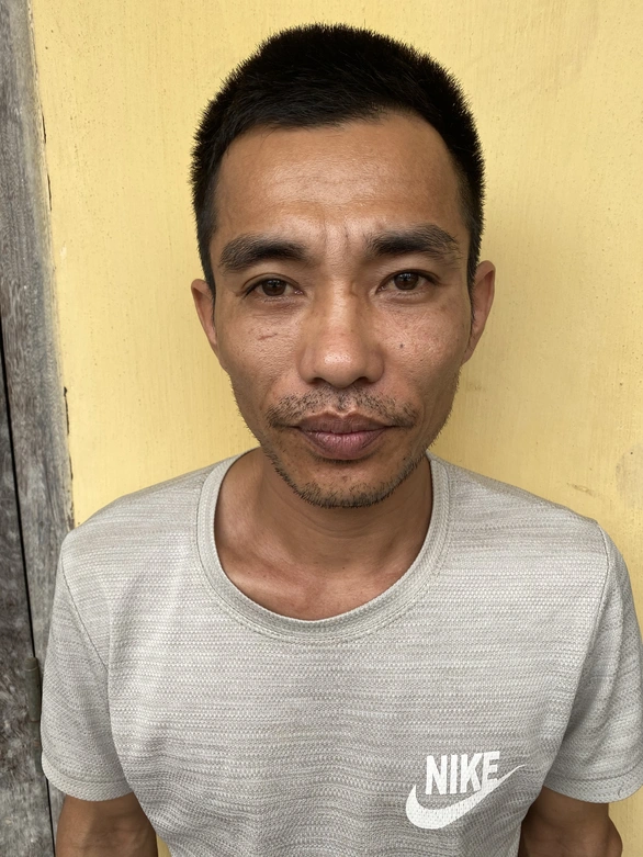 Bắt nghi phạm bịt mặt cướp giật ở siêu thị, tiệm tạp hóa - Ảnh 1. Bắt nghi phạm bịt mặt cướp giật ở siêu thị, tiệm tạp hóa - Ảnh 1.