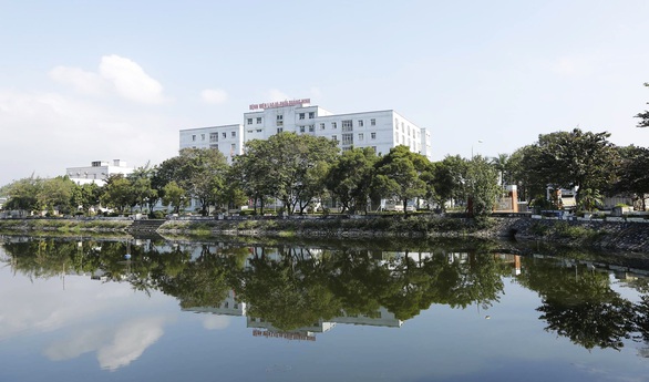Quảng Ninh: Bệnh viện Lao phổi dừng nhận bệnh nhân mới để ngăn dịch COVID-19 - Ảnh 1. Quảng Ninh: Bệnh viện Lao phổi dừng nhận bệnh nhân mới để ngăn dịch COVID-19 - Ảnh 1.