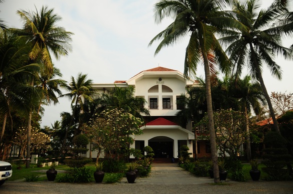 Vì sao Quảng Nam cách ly khách nước ngoài tại resort 4 sao? - Ảnh 1. Vì sao Quảng Nam cách ly khách nước ngoài tại resort 4 sao? - Ảnh 1.