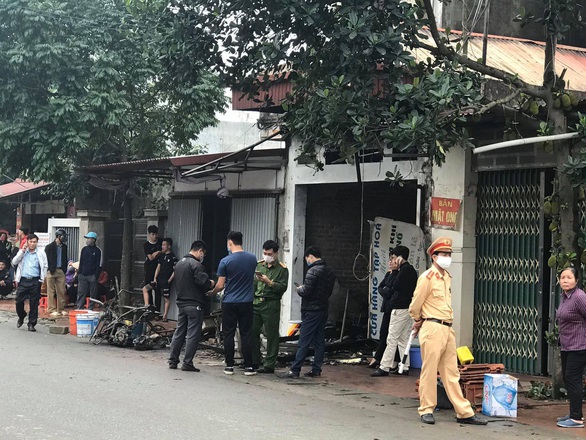 Cháy nhà lúc nửa đêm, 3 người tử vong - Ảnh 1. Cháy nhà lúc nửa đêm, 3 người tử vong - Ảnh 1.