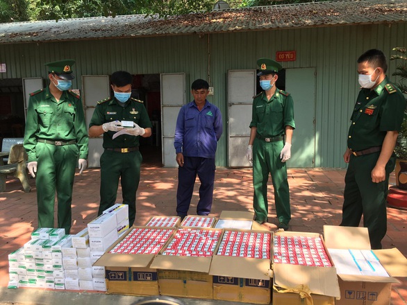 Liên tục bắt tân dược, thuốc lá lậu tại biên giới Tây Ninh và Long An - Ảnh 1. Liên tục bắt tân dược, thuốc lá lậu tại biên giới Tây Ninh và Long An - Ảnh 1.