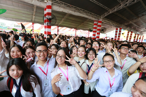 Trường đại học Văn Lang xét tuyển online để phòng ngừa COVID-19 - Ảnh 4. Trường đại học Văn Lang xét tuyển online để phòng ngừa COVID-19 - Ảnh 4.