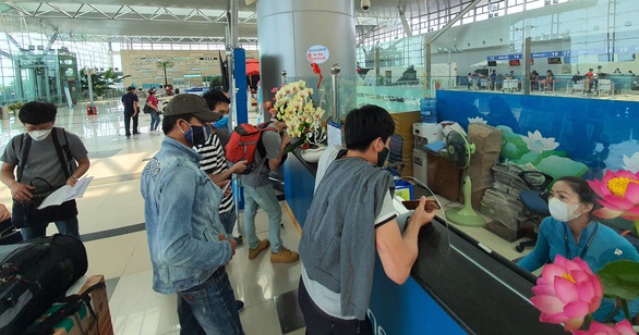 Miễn phí máy bay cho 400 khách Hàn Quốc xong cách ly từ miền Tây về Hà Nội - Ảnh 2. Miễn phí máy bay cho 400 khách Hàn Quốc xong cách ly từ miền Tây về Hà Nội - Ảnh 2.