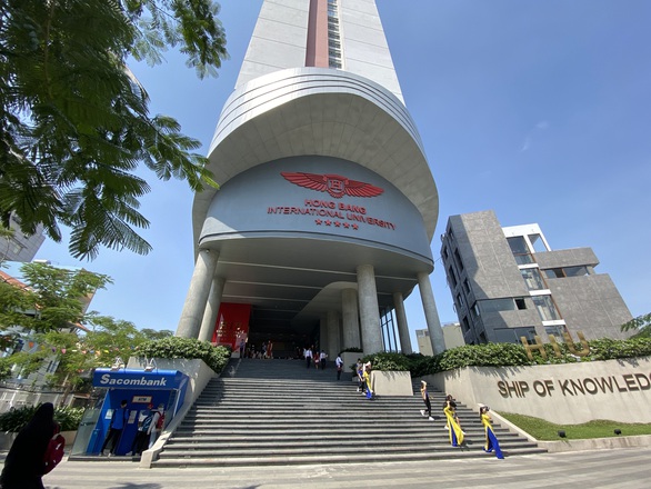 Trường đại học giảm học phí cho sinh viên vì COVID-19 - Ảnh 1. Trường đại học giảm học phí cho sinh viên vì COVID-19 - Ảnh 1.