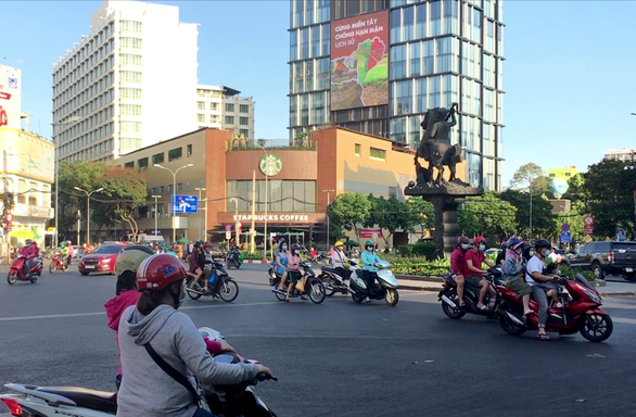 Ngành quảng cáo lan truyền thông điệp cùng miền Tây chống hạn mặn lịch sử - Ảnh 2. Ngành quảng cáo lan truyền thông điệp cùng miền Tây chống hạn mặn lịch sử - Ảnh 2.
