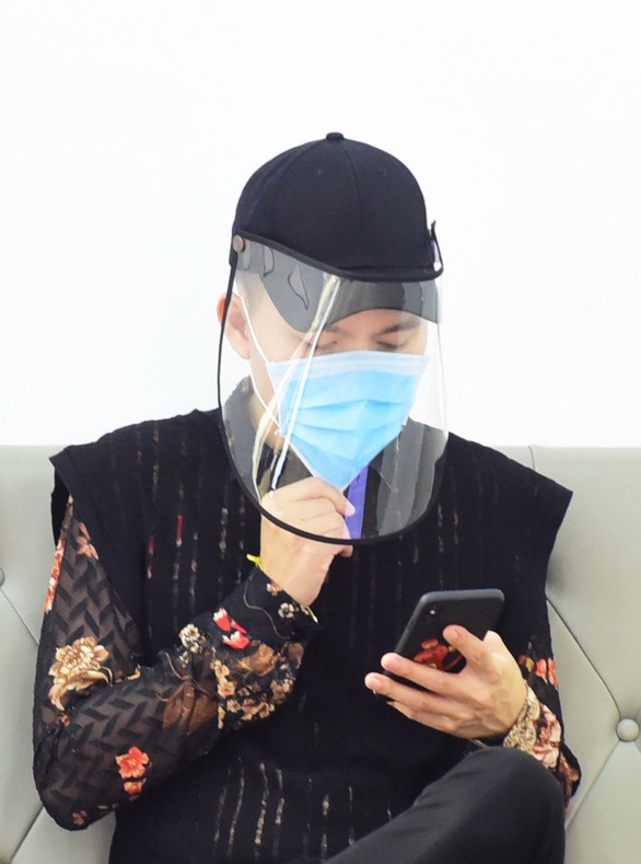Đeo khẩu trang thế nào cho đúng? - Ảnh 1. Đeo khẩu trang thế nào cho đúng? - Ảnh 1.