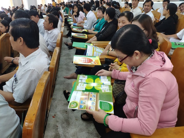 Suy nghĩ về chọn sách giáo khoa mới - Ảnh 2. Suy nghĩ về chọn sách giáo khoa mới - Ảnh 2.