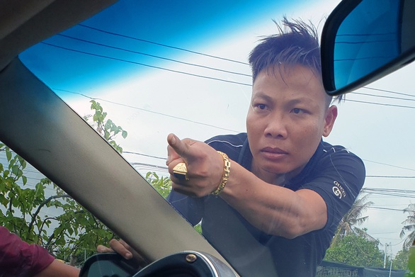 Truy tố nhóm giang hồ vây xe chở công an tại Đồng Nai - Ảnh 3. Truy tố nhóm giang hồ vây xe chở công an tại Đồng Nai - Ảnh 3.