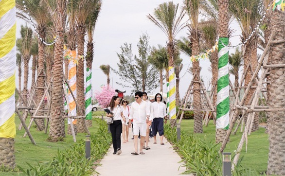 Hồ Tràm khoác áo mới - Ảnh 7. Hồ Tràm khoác áo mới - Ảnh 7.