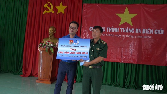 Gần 3 tỉ đồng khởi động chương trình Tháng 3 biên giới - Ảnh 2. Gần 3 tỉ đồng khởi động chương trình Tháng 3 biên giới - Ảnh 2.