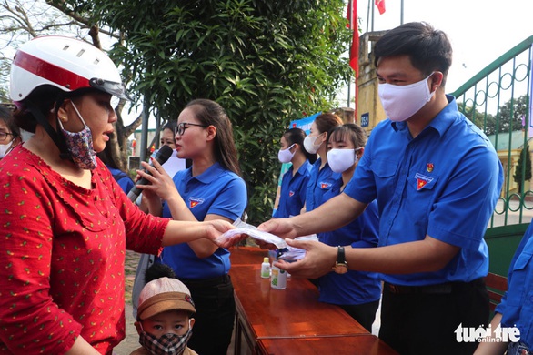 Nghệ An tạm dừng tiếp nhận người ngoài tỉnh cách ly vì ‘hết chỗ’ - Ảnh 1. Nghệ An tạm dừng tiếp nhận người ngoài tỉnh cách ly vì ‘hết chỗ’ - Ảnh 1.