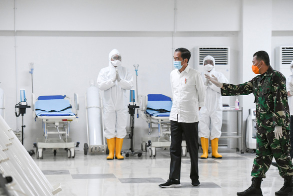 Indonesia thưởng cho y bác sĩ để khuyến khích chống dịch COVID-19 - Ảnh 1. Indonesia thưởng cho y bác sĩ để khuyến khích chống dịch COVID-19 - Ảnh 1.