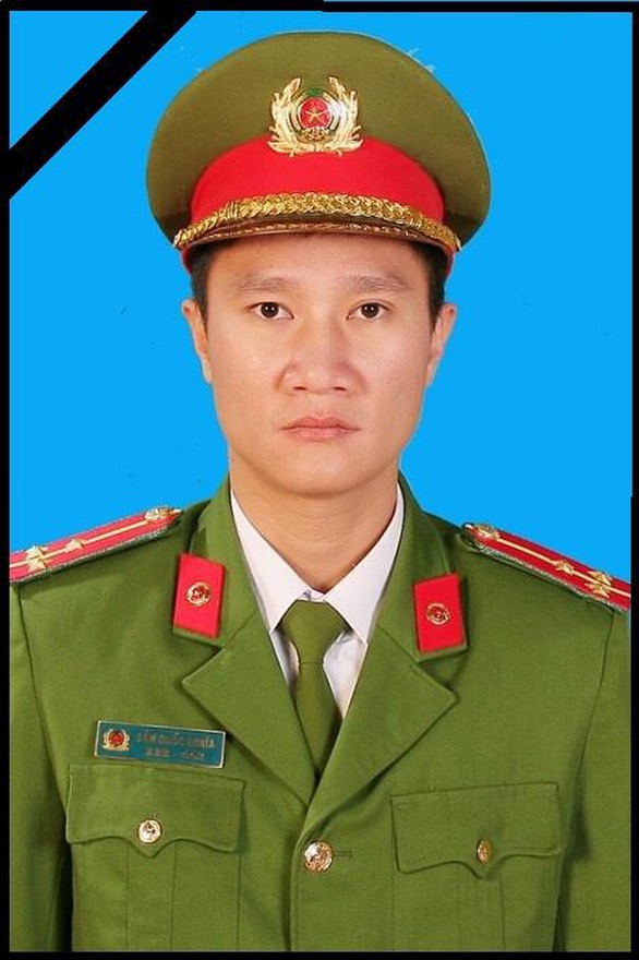 Thăng hàm cho chiến sĩ công an hi sinh khi đánh án ma túy - Ảnh 1. Thăng hàm cho chiến sĩ công an hi sinh khi đánh án ma túy - Ảnh 1.