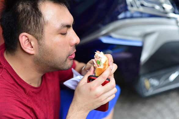 Hàng loạt tiệm bánh mì khuyến mãi nhân tuần lễ Tôi yêu bánh mì Sài Gòn - Ảnh 5.