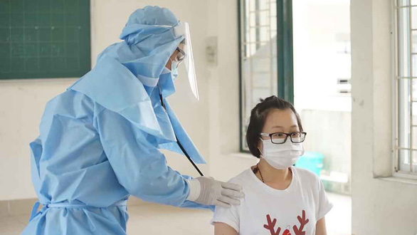Bác sĩ trẻ lên tuyến đầu chống dịch - Ảnh 1. Bác sĩ trẻ lên tuyến đầu chống dịch - Ảnh 1.
