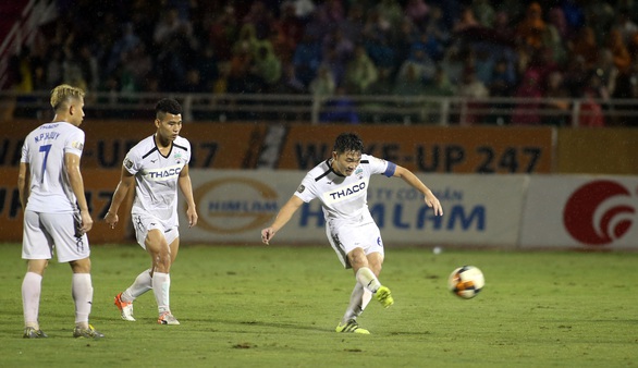 Bất ngờ với tốp 5 cầu thủ nội đắt giá nhất V-League 2020 - Ảnh 1. Bất ngờ với tốp 5 cầu thủ nội đắt giá nhất V-League 2020 - Ảnh 1.