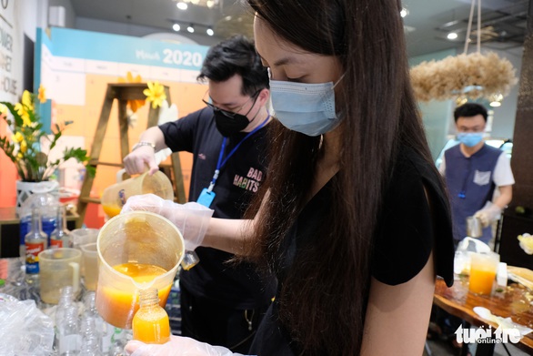 Tour nước cam tươi tiếp sức các y bác sĩ tuyến đầu chống dịch - Ảnh 4. Tour nước cam tươi tiếp sức các y bác sĩ tuyến đầu chống dịch - Ảnh 4.